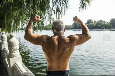 国产肌肉大爷视频下载,硬汉风采尽收眼底