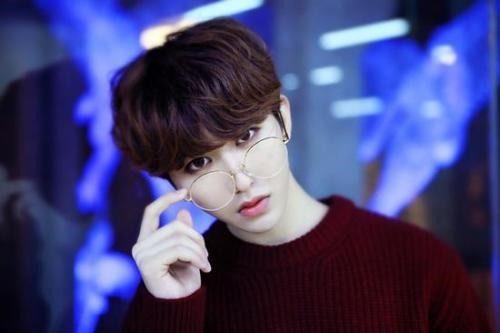 国产男孩蔡徐坤视频下载,重温偶像魅力瞬间