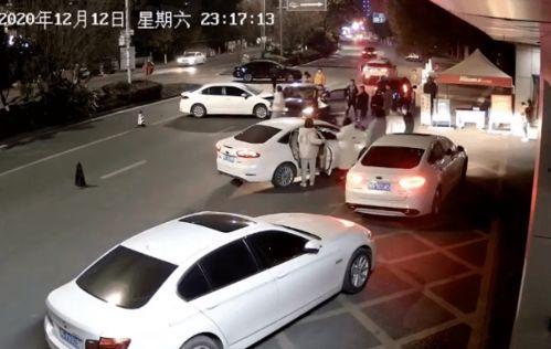 国产逆行车视频